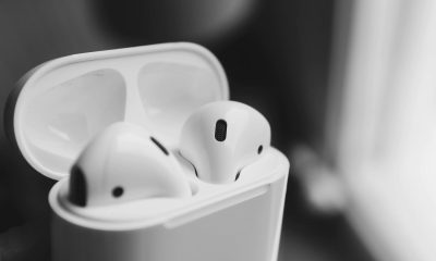 apple airpods wireless charging audio sharing